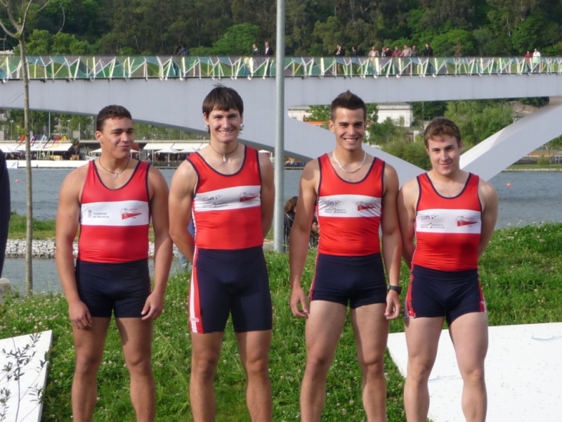 El 4x absoluto navarro gana en la regata internacional de Coimbra